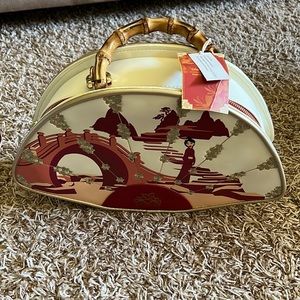 Milan fan Disney loungefly purse